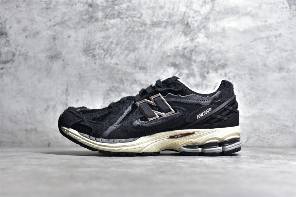 footaction new balance 327